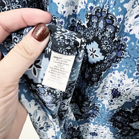 [LOFT] Blue Paisley Medallion Pintucked Long Sleeve Tie Cuff Blouse Sz Medium M - Picture 12 of 12